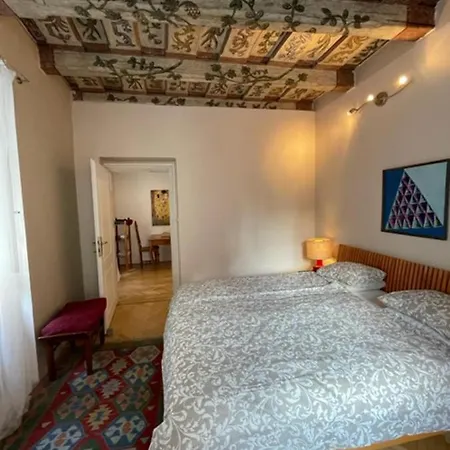 Cool Historical 1 Bedroom Apartment In Mala Strana Prague Exterior photo