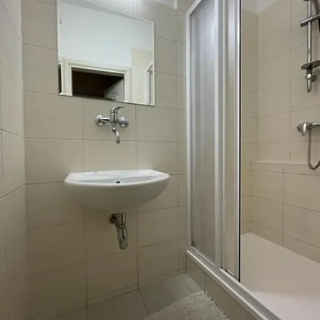 Cool Historical 1 Bedroom Apartment In Mala Strana Prague Exterior photo