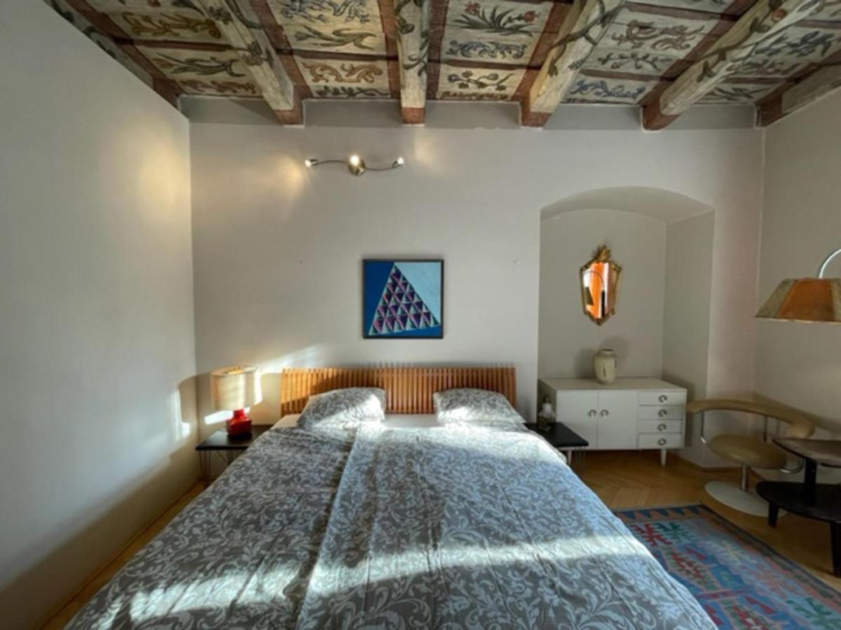 Cool Historical 1 Bedroom In Mala Strana * Praga